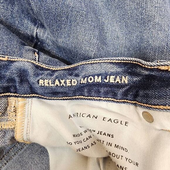 American Eagle Women's Size 10 Relaxed Mom Jeans Distressed - Picture 9 of 10